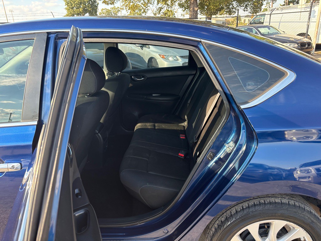 2018 Nissan Sentra Image 16