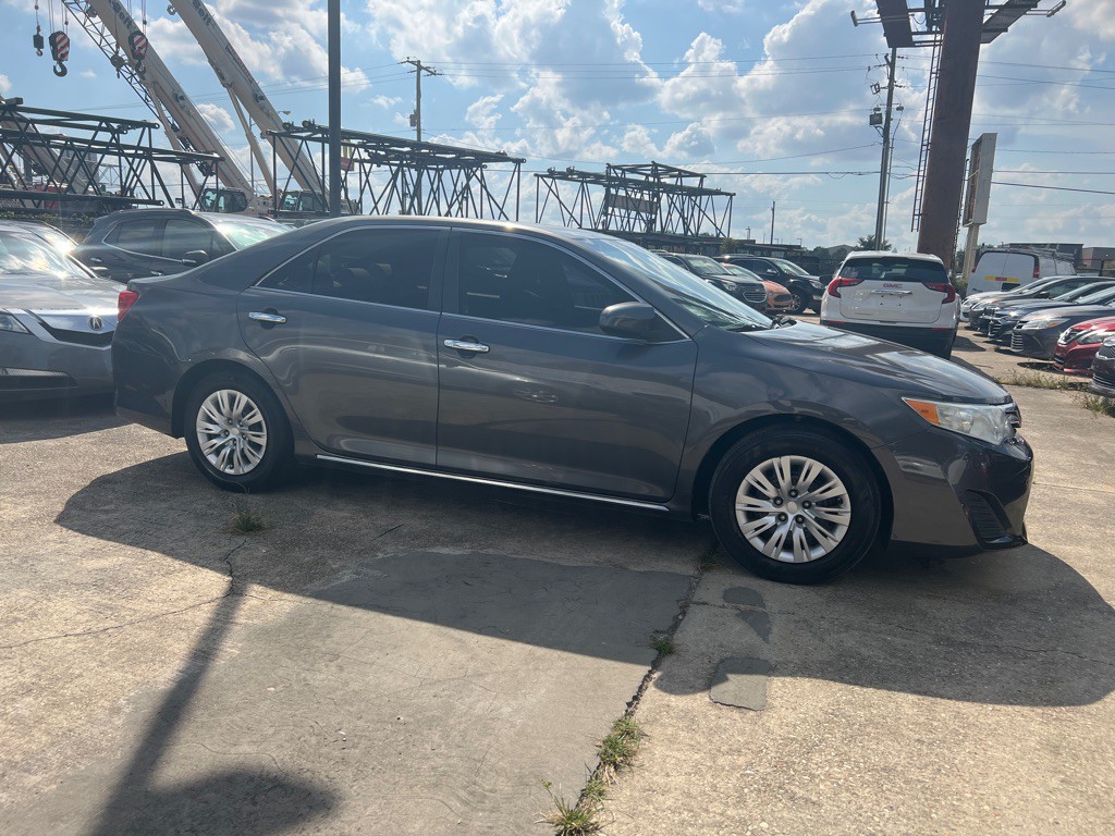 2013 Toyota Camry Image 6