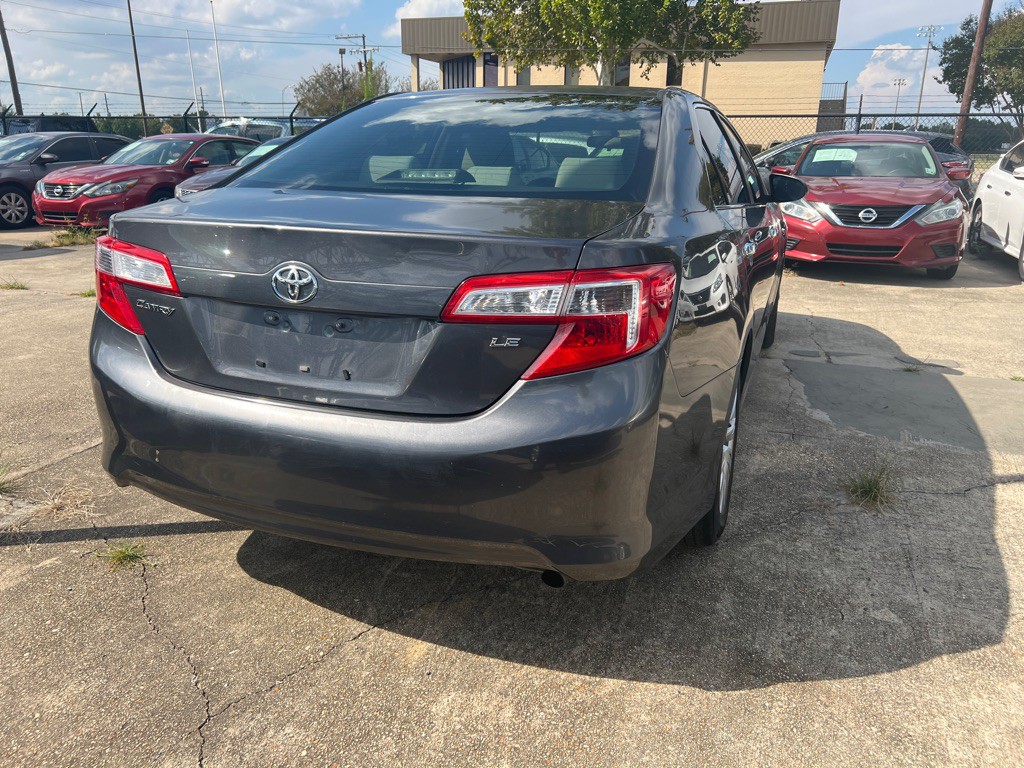 2013 Toyota Camry Image 8