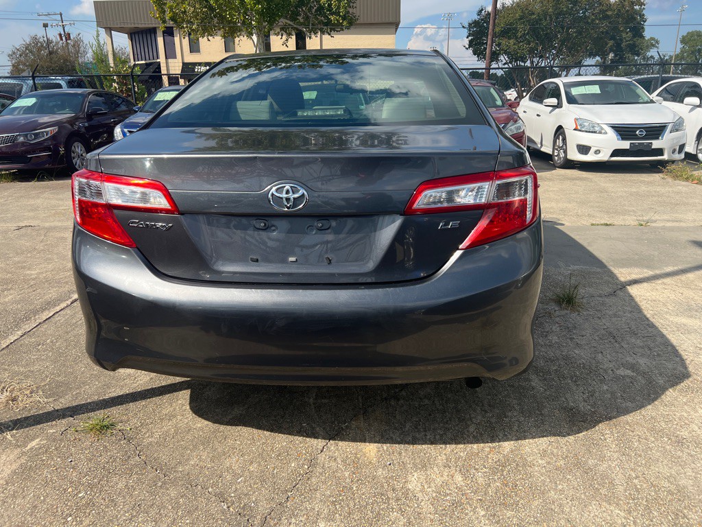 2013 Toyota Camry Image 9