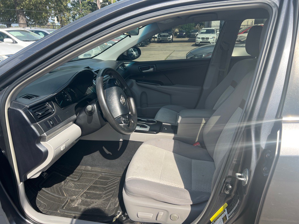 2013 Toyota Camry Image 13