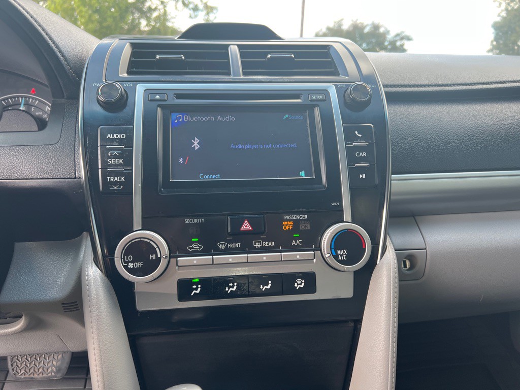2013 Toyota Camry Image 18