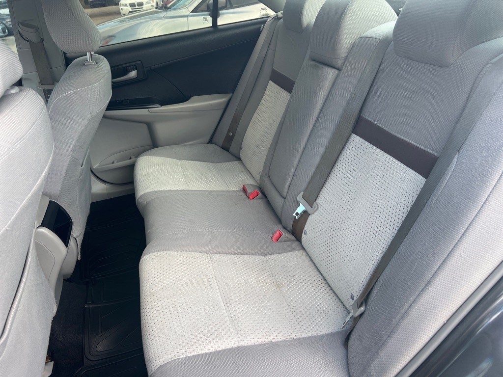 2013 Toyota Camry Image 24