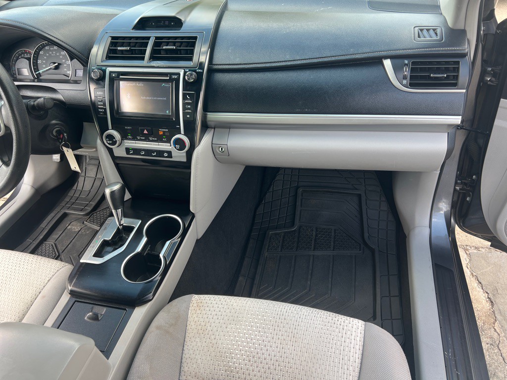 2013 Toyota Camry Image 28