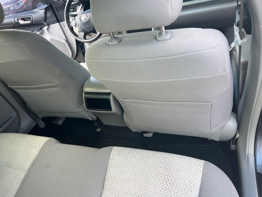 2013 Toyota Camry Image 32