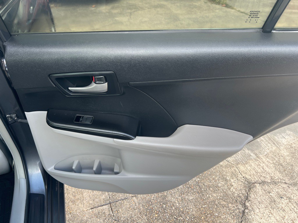2013 Toyota Camry Image 34