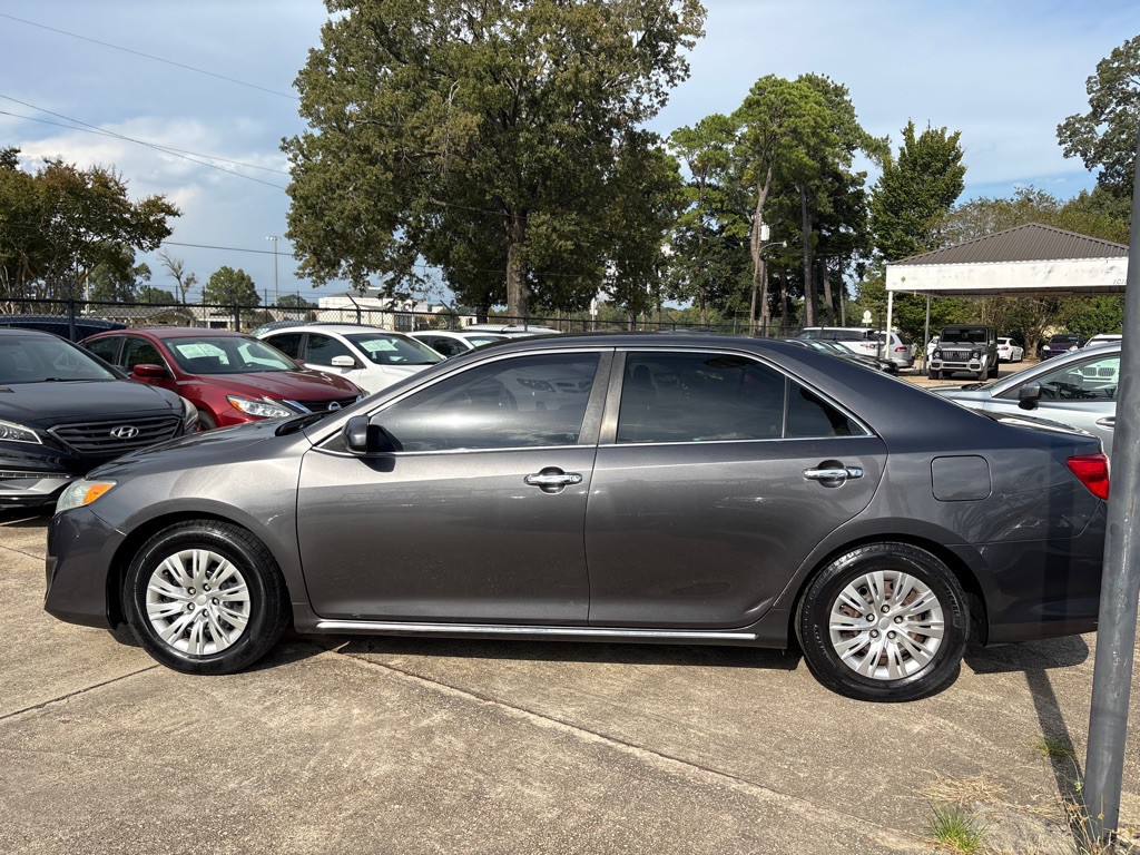 2013 Toyota Camry Image 44
