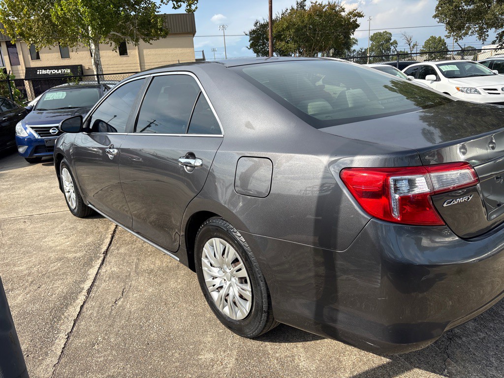 2013 Toyota Camry Image 45
