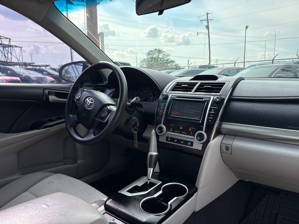 2013 Toyota Camry Image 65
