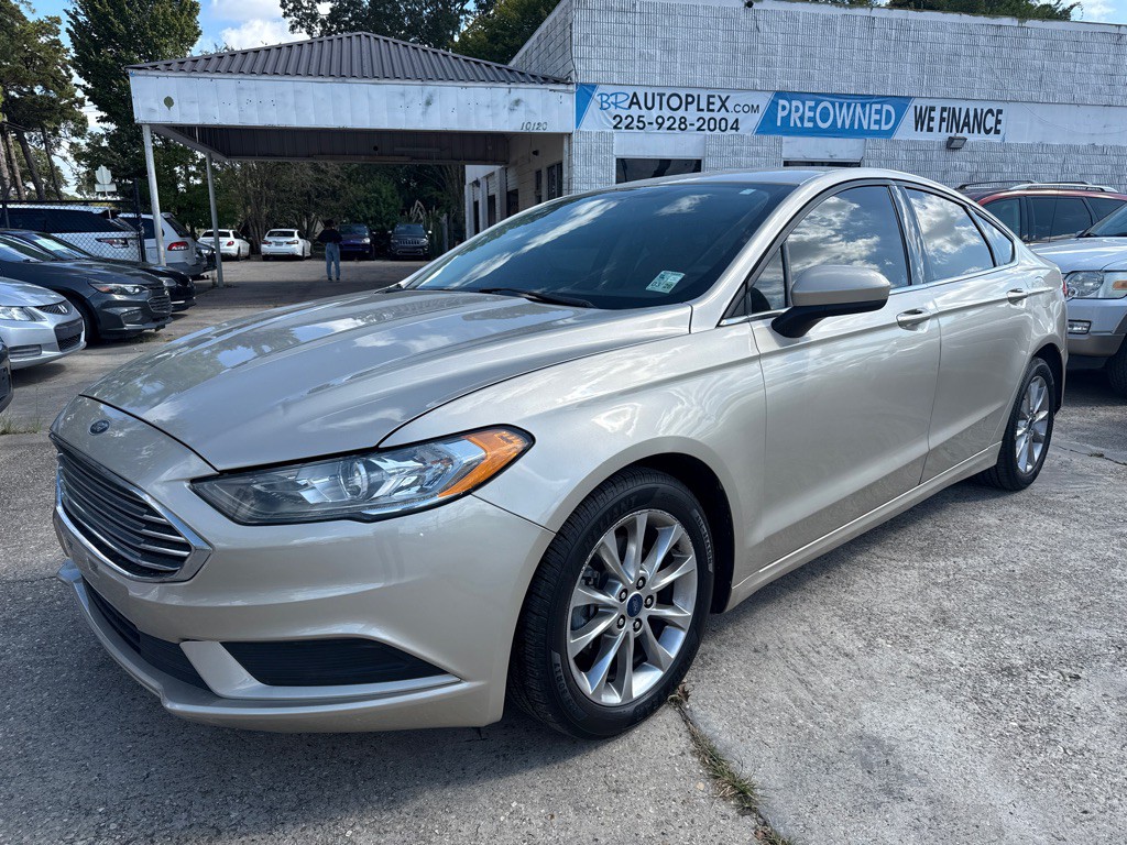 2017 Ford Fusion Image 1