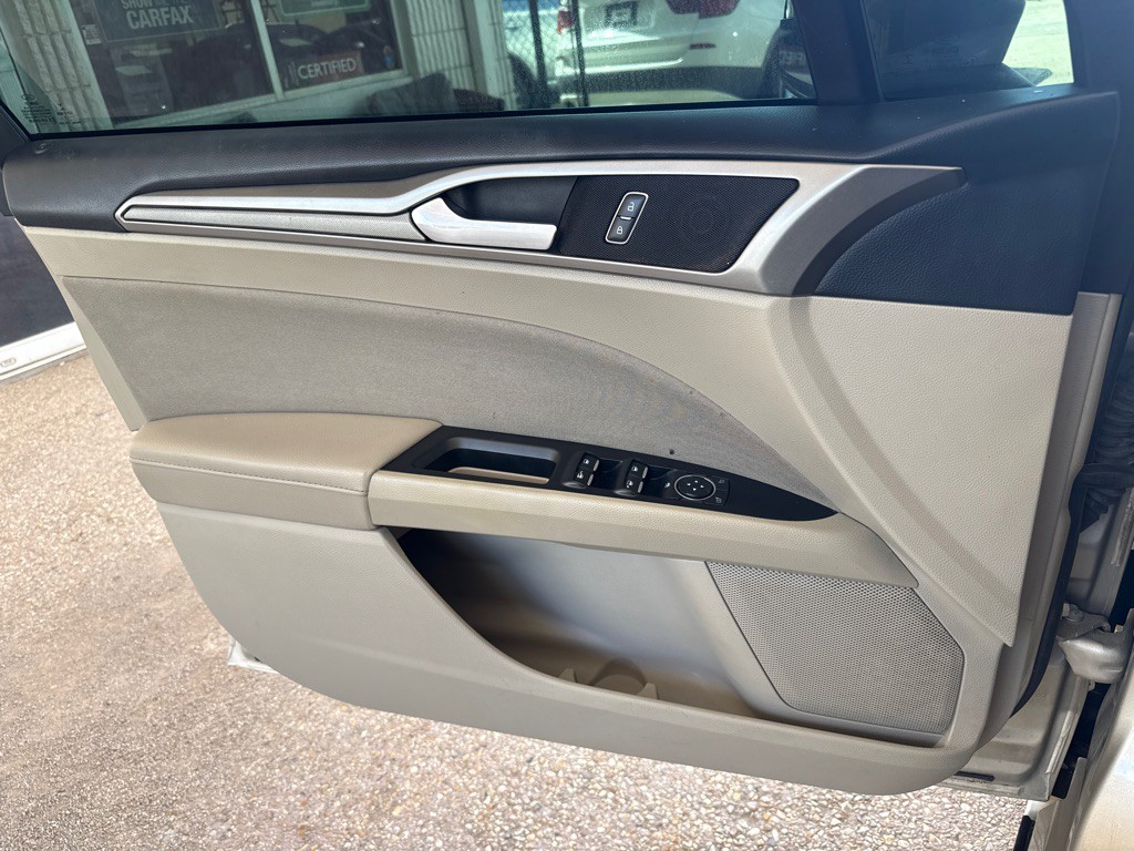 2017 Ford Fusion Image 18