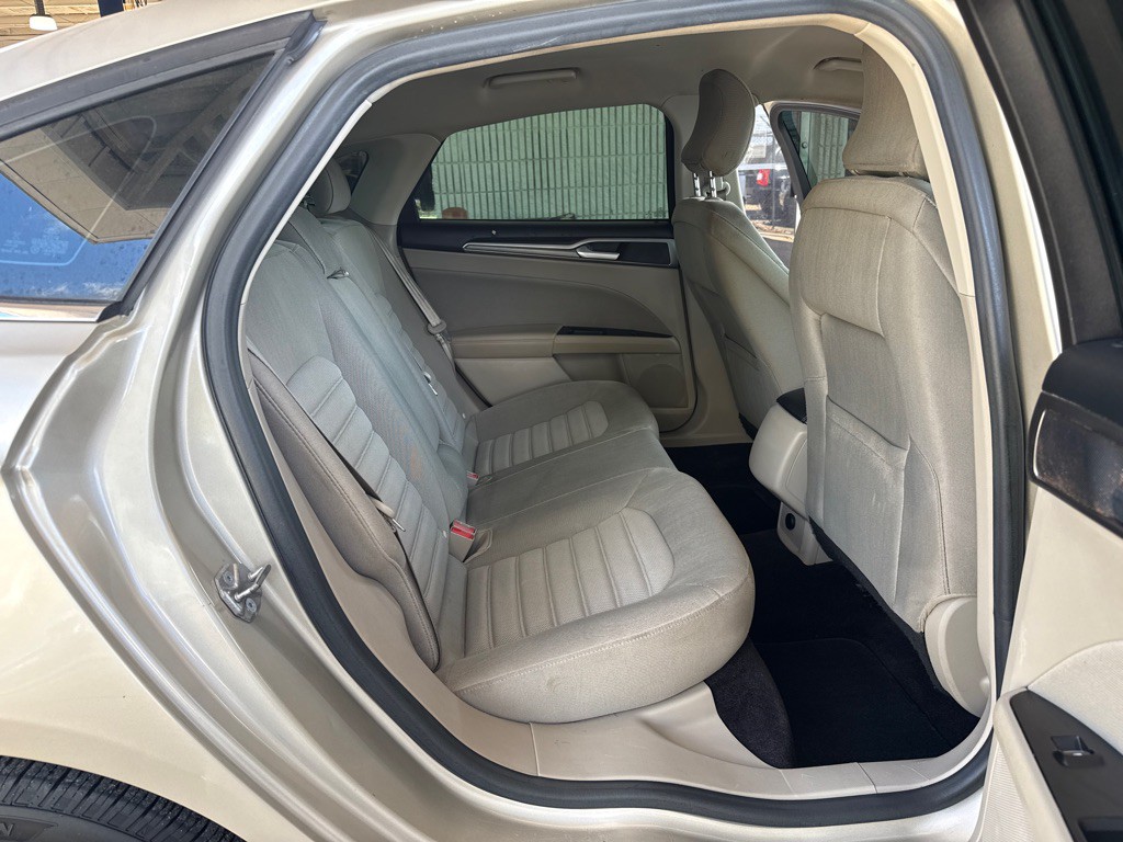 2017 Ford Fusion Image 24