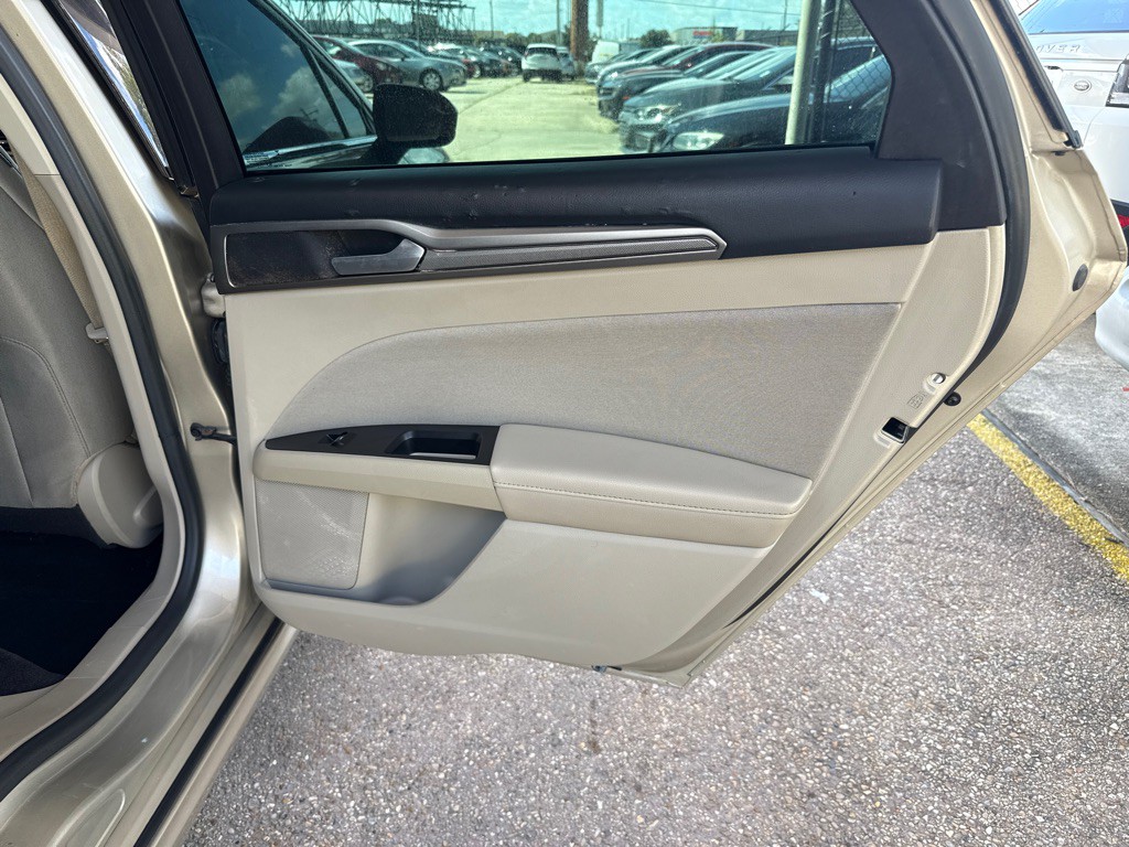 2017 Ford Fusion Image 25