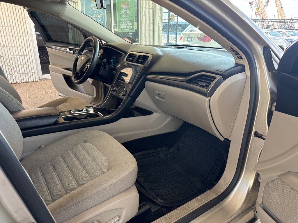 2017 Ford Fusion Image 27