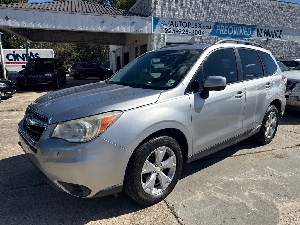 2015 Subaru Forester Image 1