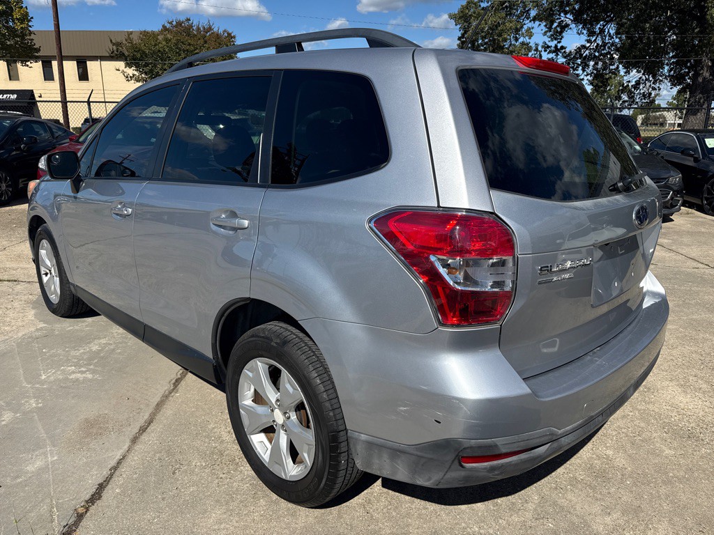 2015 Subaru Forester Image 7