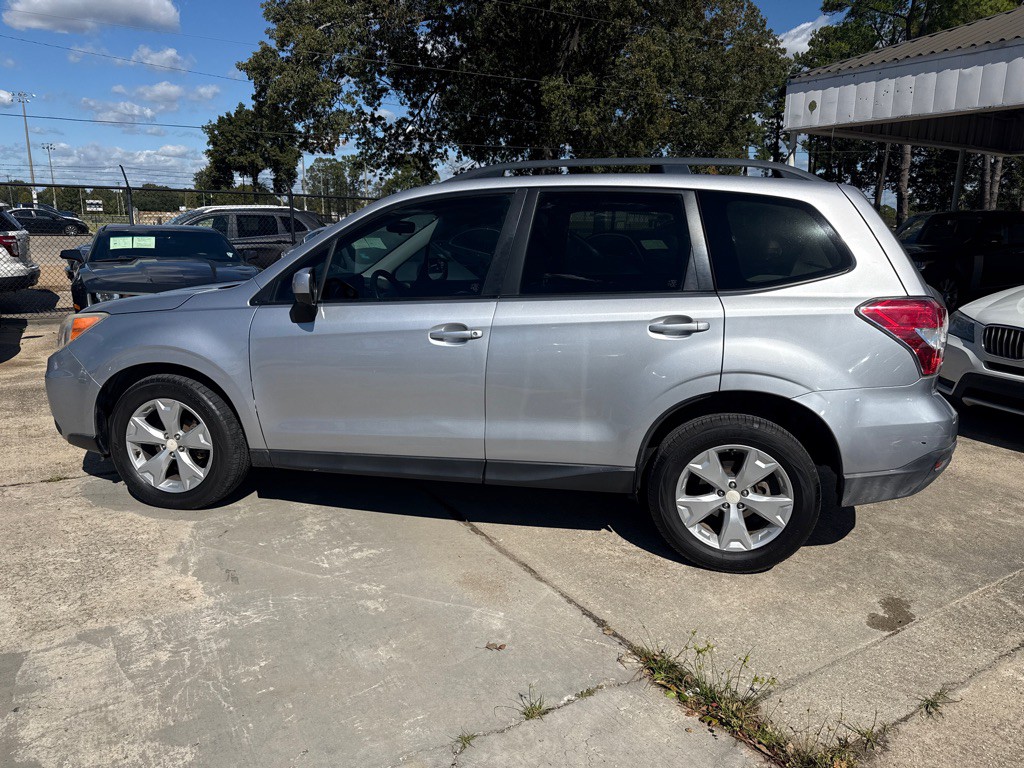 2015 Subaru Forester Image 8