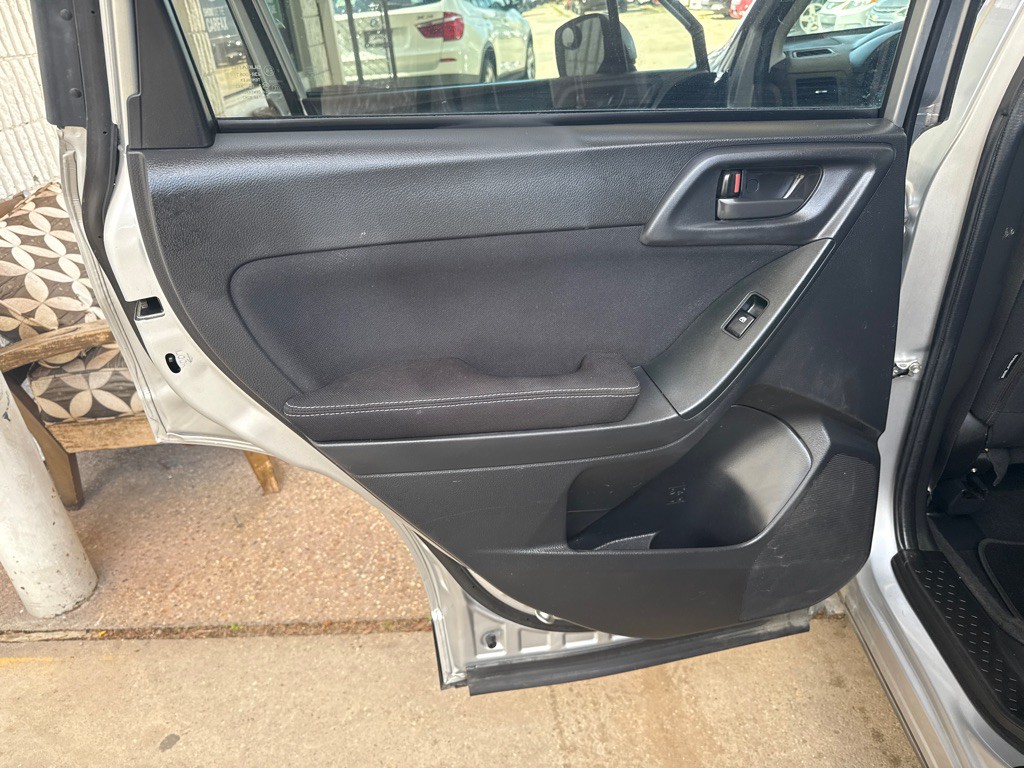 2015 Subaru Forester Image 23