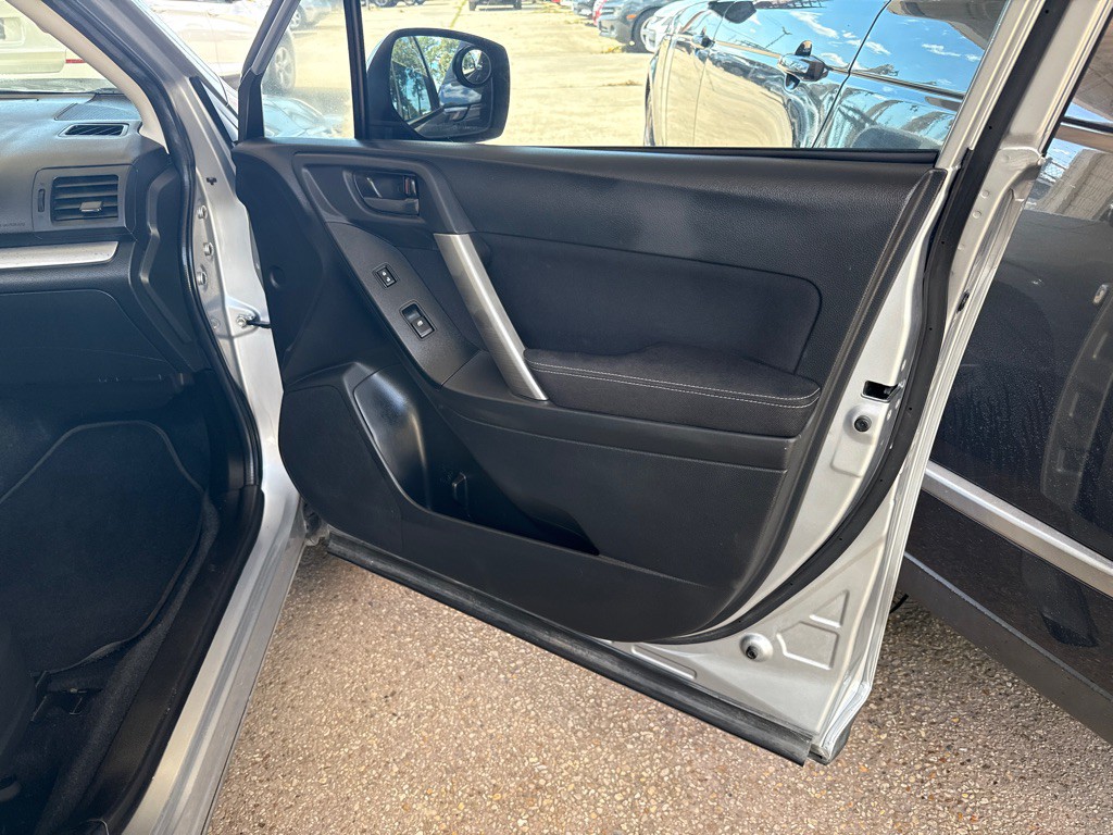 2015 Subaru Forester Image 28