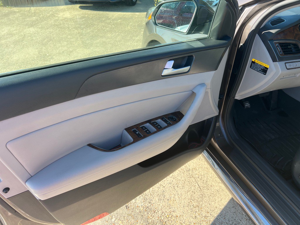 2015 Hyundai Sonata Image 24