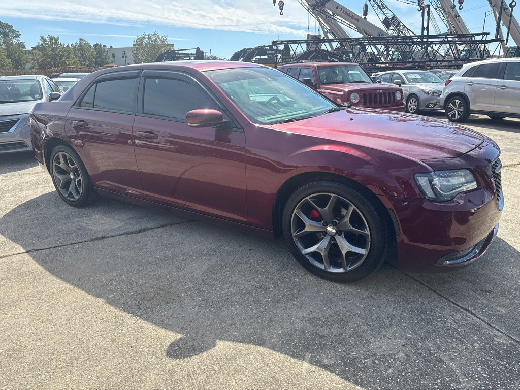 2018 Chrysler 300 Image 4