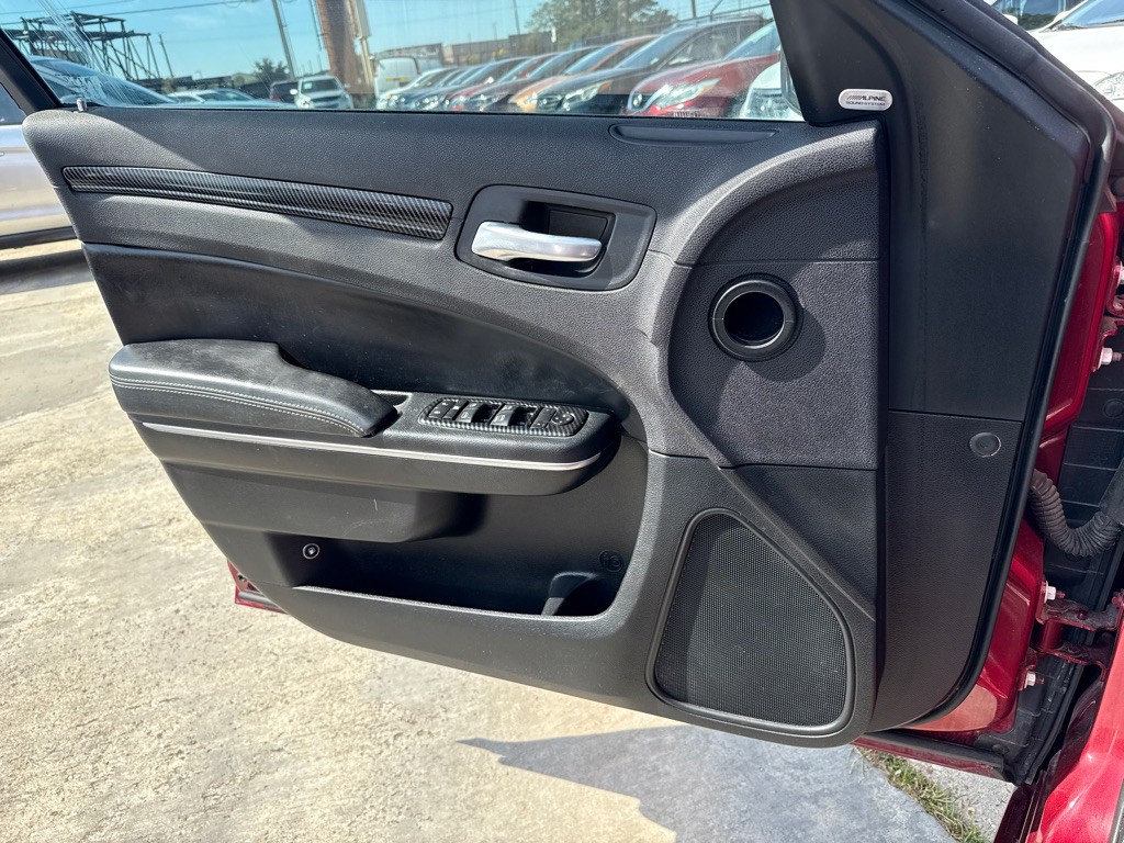 2018 Chrysler 300 Image 19