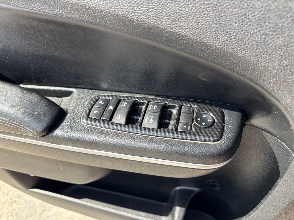 2018 Chrysler 300 Image 20