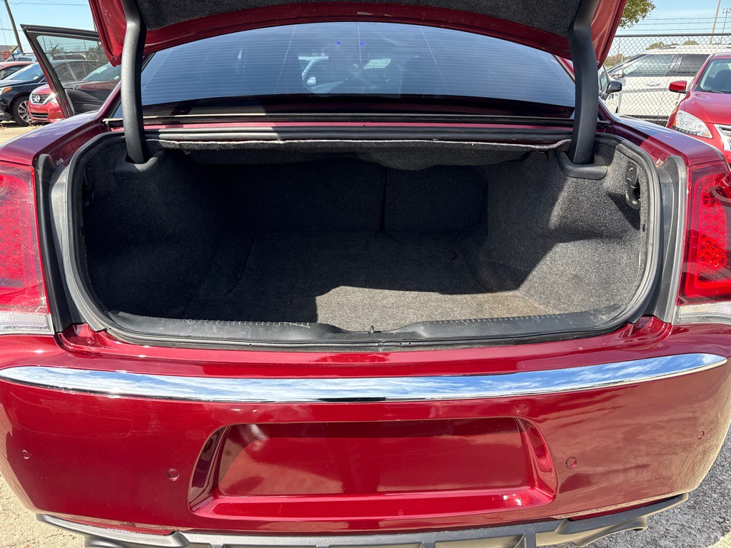 2018 Chrysler 300 Image 22