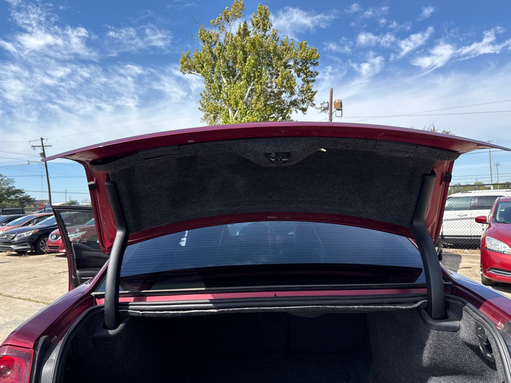 2018 Chrysler 300 Image 23