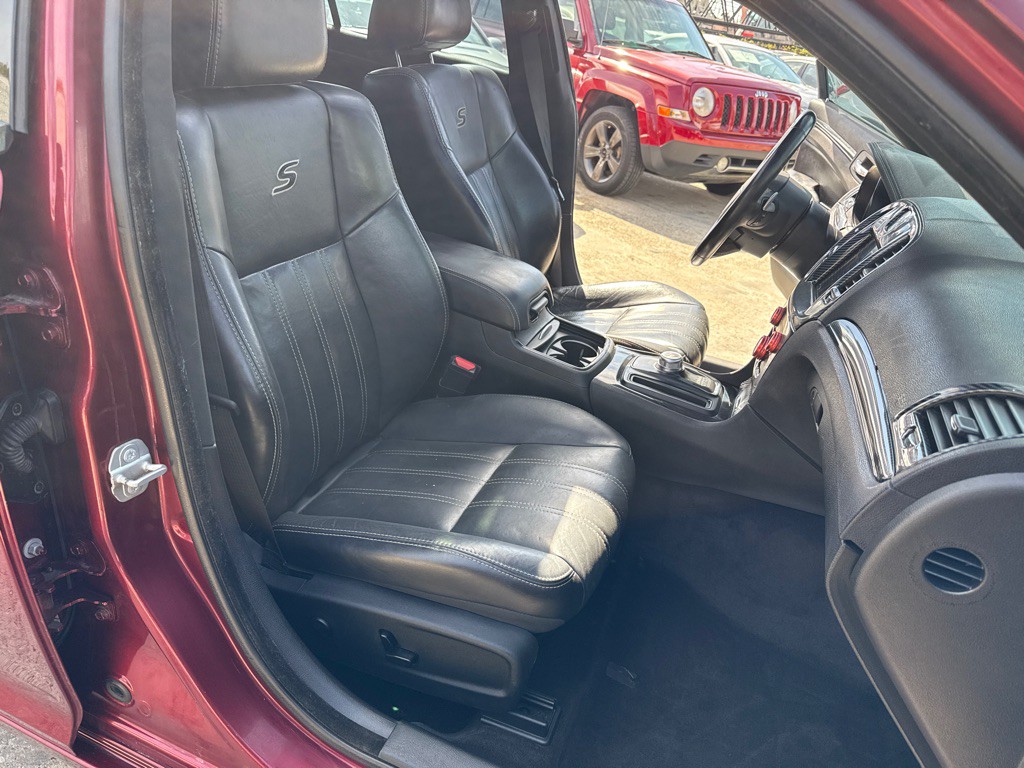 2018 Chrysler 300 Image 26