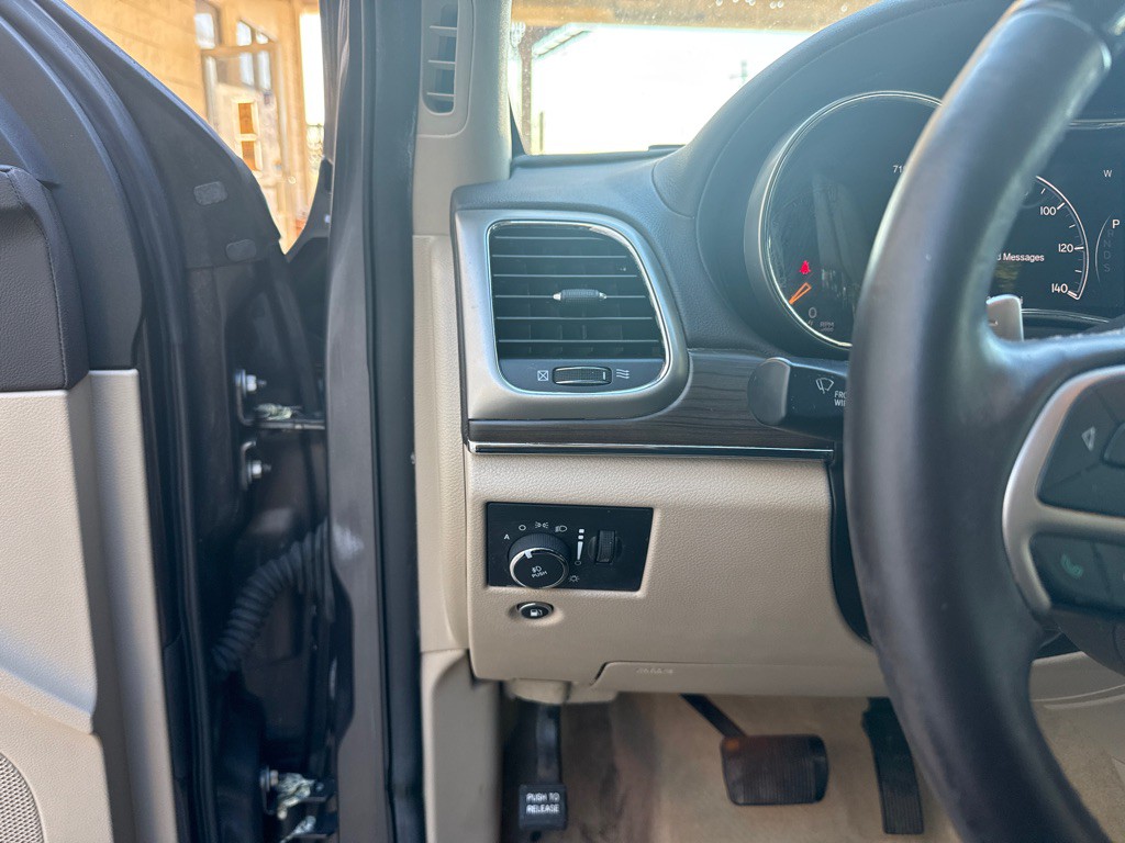 2014 Jeep Grand Cherokee Image 19