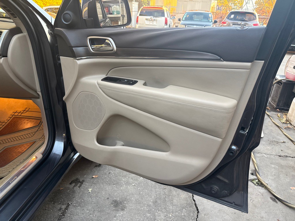 2014 Jeep Grand Cherokee Image 27