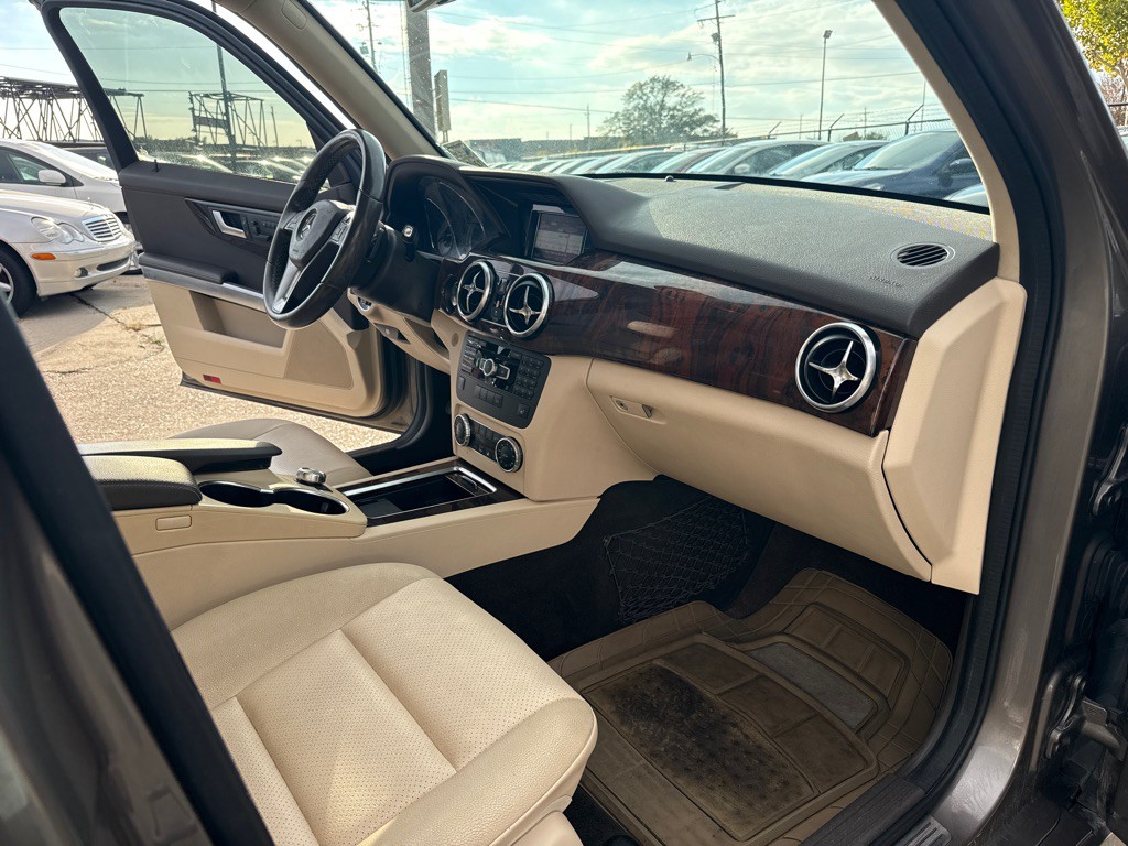 2014 Mercedes-Benz GLK-Class Image 28