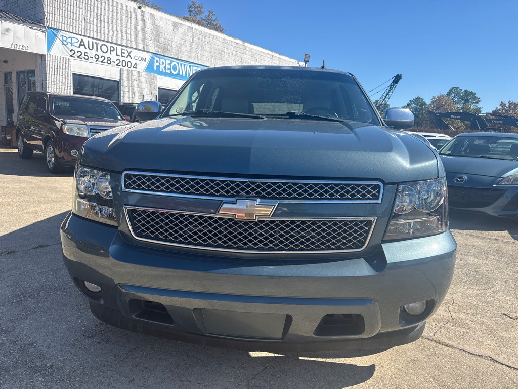2010 Chevrolet Tahoe Image 2