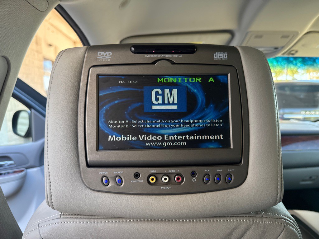 2010 Chevrolet Tahoe Image 14