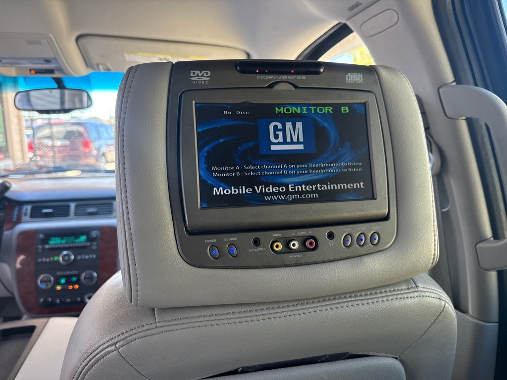 2010 Chevrolet Tahoe Image 15