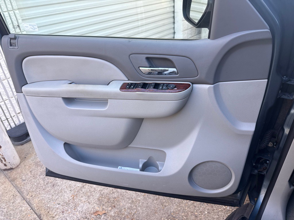 2010 Chevrolet Tahoe Image 21