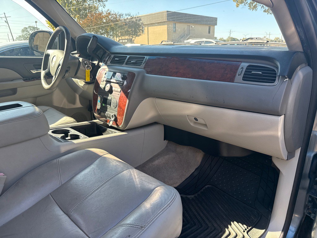 2010 Chevrolet Tahoe Image 29