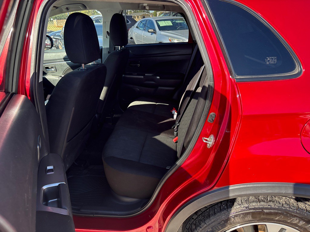 2021 Mitsubishi Outlander Image 15