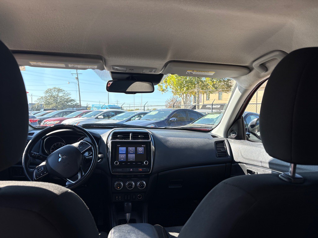 2021 Mitsubishi Outlander Image 16