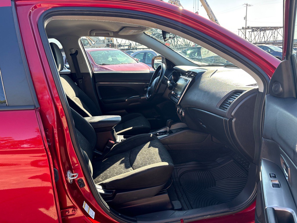 2021 Mitsubishi Outlander Image 23