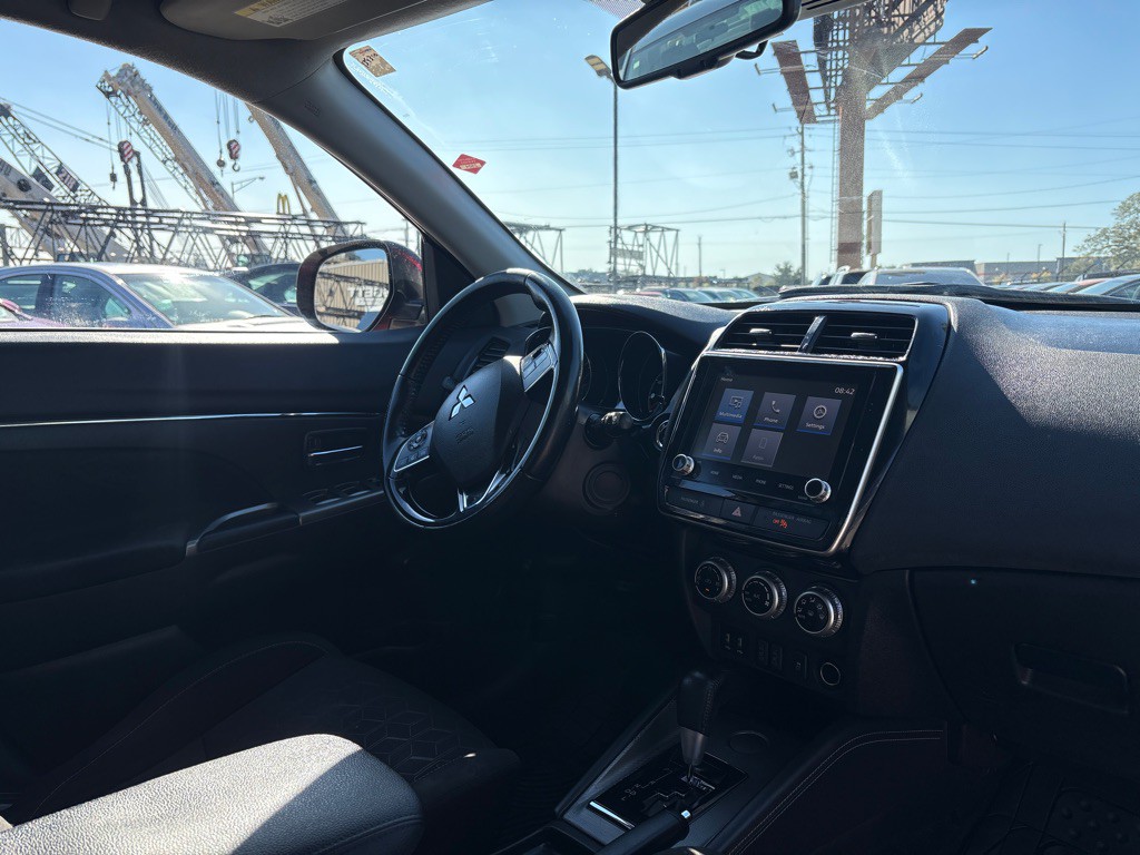 2021 Mitsubishi Outlander Image 24