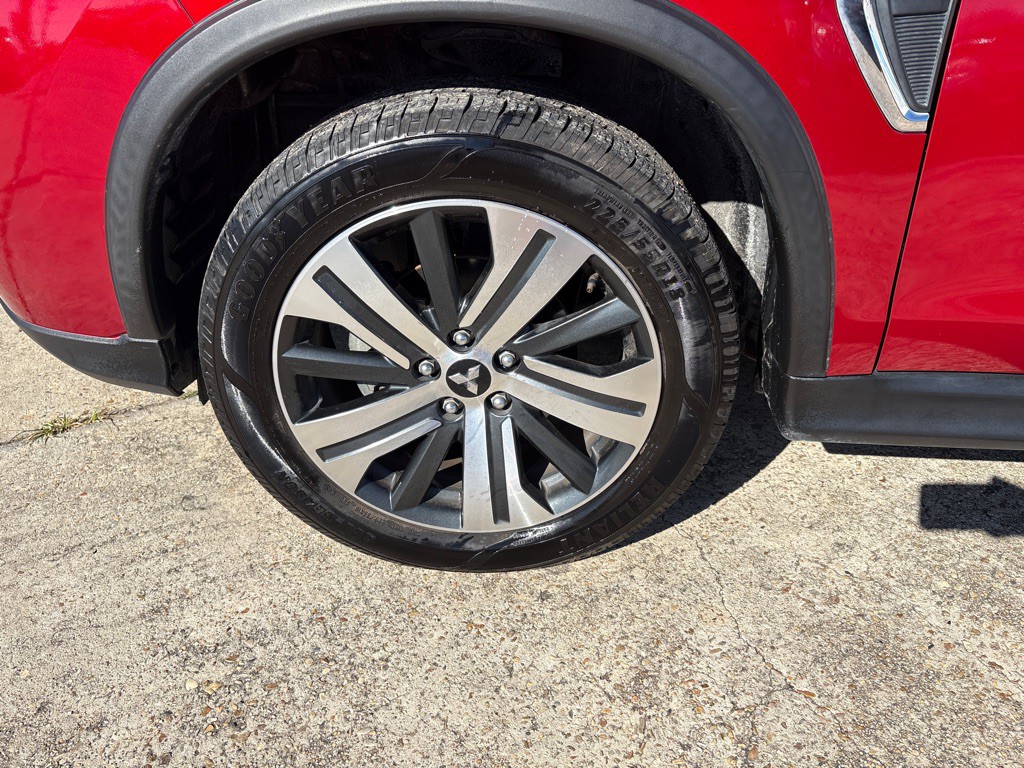 2021 Mitsubishi Outlander Image 33