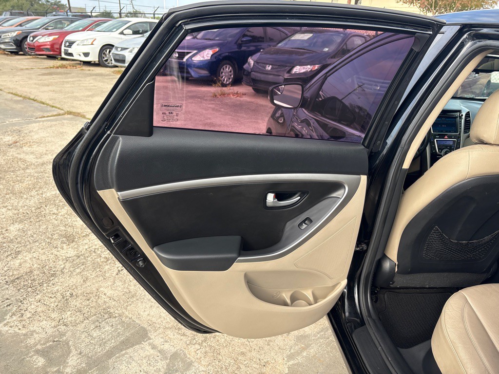 2014 Hyundai Elantra Image 18