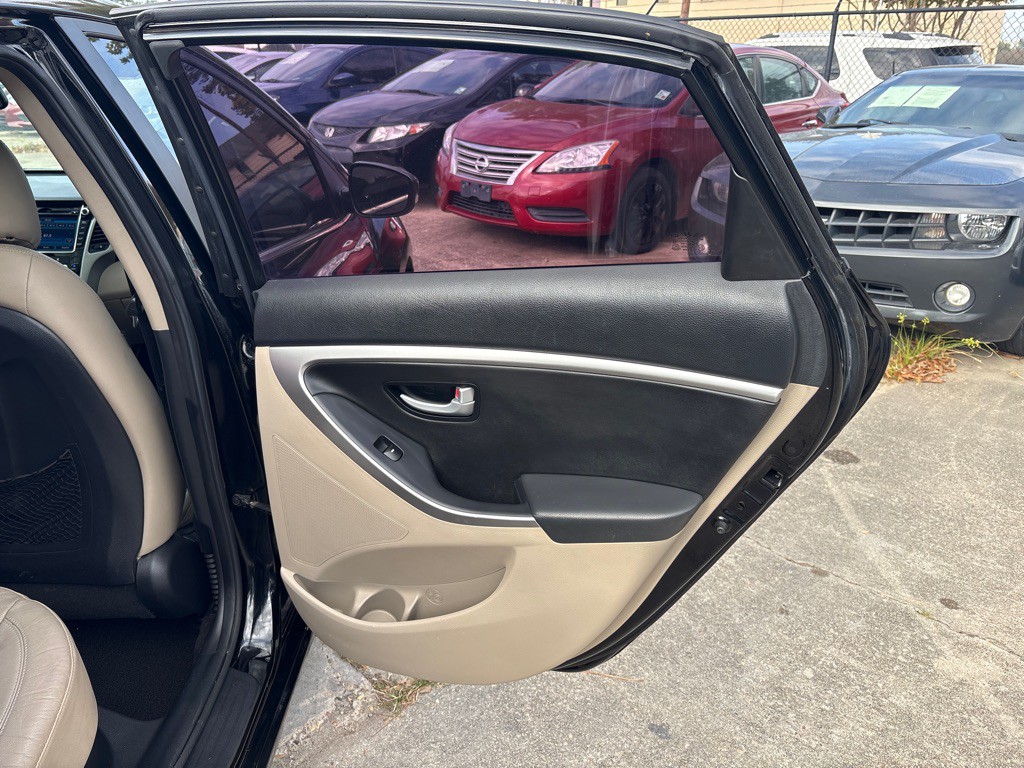 2014 Hyundai Elantra Image 21