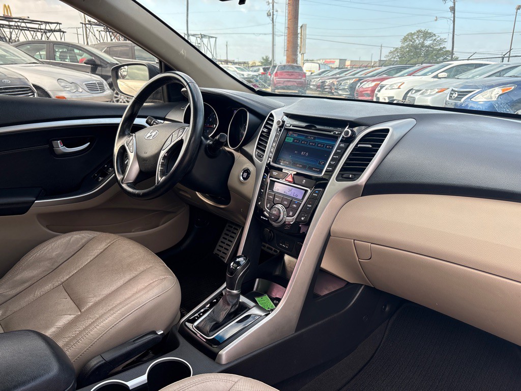 2014 Hyundai Elantra Image 24