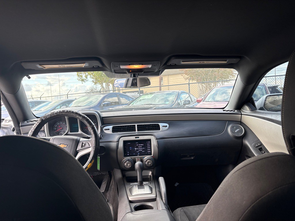 2015 Chevrolet Camaro Image 17