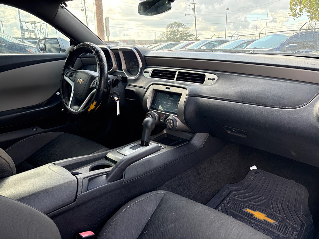 2015 Chevrolet Camaro Image 21