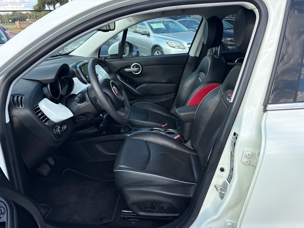 2016 FIAT 500 Image 9