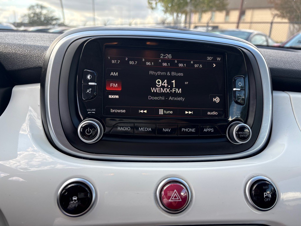 2016 FIAT 500 Image 12